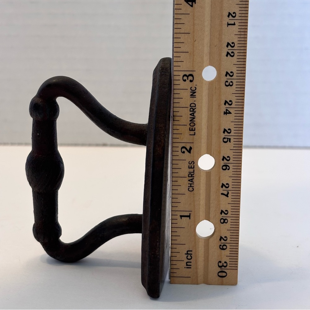 Vintage Cast Iron Miniature Pressing Iron - Picture 12 of 13